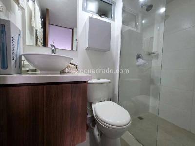 Apartamento de 2 alcobas en venta en Loma De Las Brujas, Envigado, 70 m² · foto 11 de 14