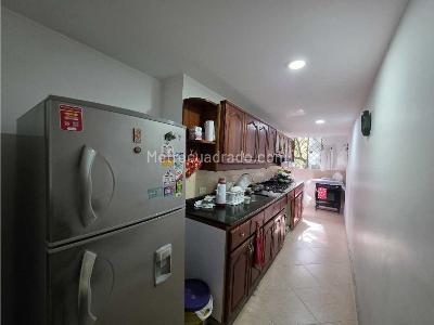 Apartamento en venta en El Poblado, Medellín · foto 3 de 10