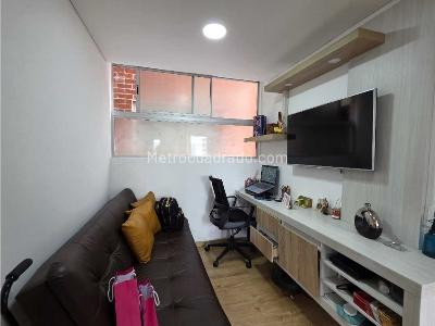 Apartamento de 3 alcobas en venta en Prestige, Sabaneta, 87 m² · foto 13 de 18