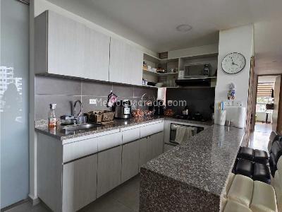 Apartamento de 3 alcobas en venta en Prestige, Sabaneta, 87 m² · foto 5 de 18