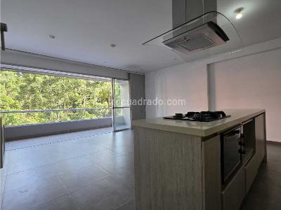 Apartamento de 3 alcobas en venta en Loma De Las Brujas, Envigado, 128 m² · foto 4 de 17
