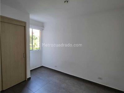 Apartamento de 3 alcobas en venta en Loma De Las Brujas, Envigado, 128 m² · foto 10 de 17