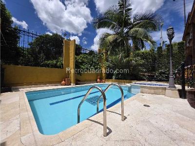 Casa de 4 alcobas en venta en Envigado, Envigado, 321 m² · foto 4 de 18