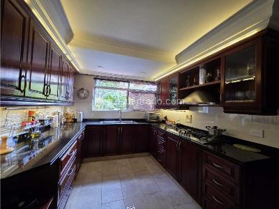 Casa de 4 alcobas en venta en Envigado, Envigado, 321 m² · foto 6 de 18