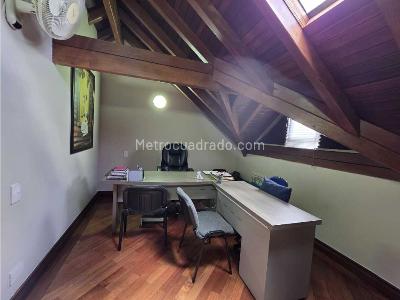Casa de 4 alcobas en venta en Envigado, Envigado, 321 m² · foto 16 de 18