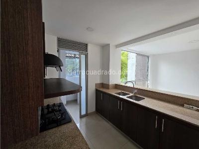 Apartamento de 3 alcobas en venta en La Florida, Medellín, 125 m² · foto 4 de 13
