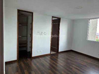 Apartamento de 3 alcobas en venta en La Florida, Medellín, 125 m² · foto 5 de 13