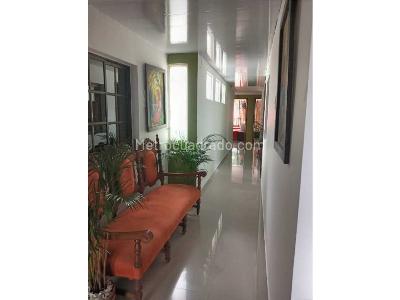 Casa de 5 alcobas en venta en Armenia, Armenia, 232 m² · foto 5 de 14