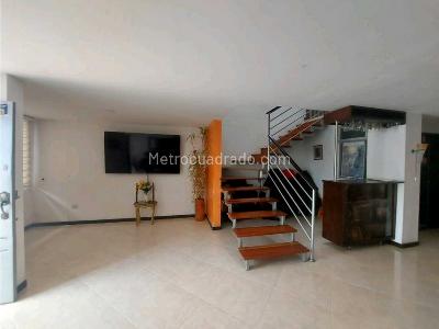 Casa de 5 alcobas en venta en Armenia, Armenia, 155 m² · foto 3 de 20