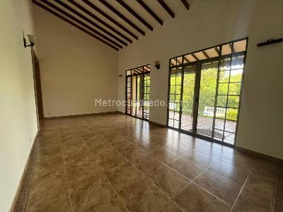 Casa de 3 alcobas en venta en Cerritos, Pereira, 1786 m² · foto 4 de 20