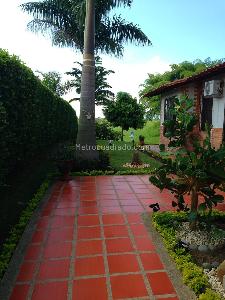 Casa de 3 alcobas en venta en Cerritos, Pereira, 1786 m² · foto 18 de 20