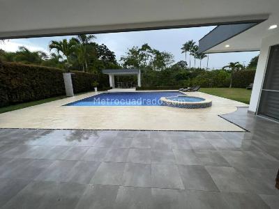 Casa de 3 alcobas en venta en San Jose De Las Villas, Pereira, 1800 m² · foto 3 de 20