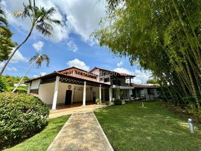Casa de 5 alcobas en venta en Via Cerritos, Pereira, 1400 m² · foto 2 de 20