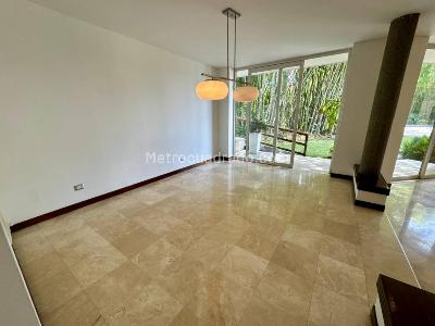 Casa de 5 alcobas en venta en Via Cerritos, Pereira, 1400 m² · foto 10 de 20