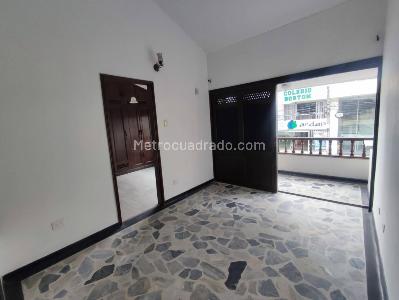 Casa de 5 alcobas en venta en Av 30 De Agosto, Pereira, 246 m² · foto 10 de 20