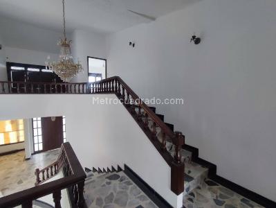 Casa de 5 alcobas en venta en Av 30 De Agosto, Pereira, 246 m² · foto 16 de 20