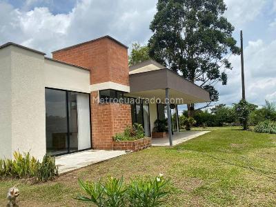 Casa en venta en Via Armenia, Pereira · foto 2 de 19