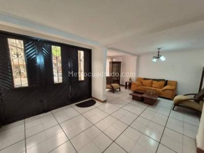 Casa de 4 alcobas en venta en Palermo, Pereira, 178 m² · foto 2 de 16