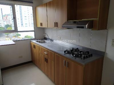 Apartamento de 3 alcobas en venta en Pinares, Pereira, 92 m² · foto 2 de 14