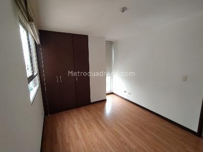 Apartamento de 3 alcobas en venta en Pinares, Pereira, 92 m² · foto 8 de 14