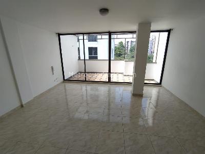 Apartamento de 3 alcobas en venta en Pinares, Pereira, 135 m² · foto 3 de 17
