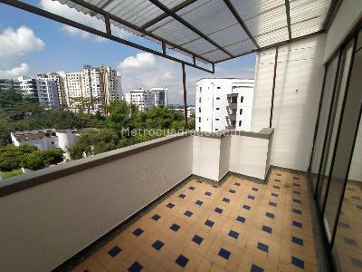 Apartamento de 3 alcobas en venta en Pinares, Pereira, 135 m² · foto 4 de 17