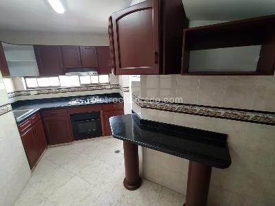 Apartamento de 3 alcobas en venta en Pinares, Pereira, 135 m² · foto 11 de 17