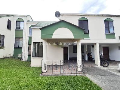 Casa de 3 alcobas en venta en Tulcan, Pereira, 153 m² · foto 2 de 20