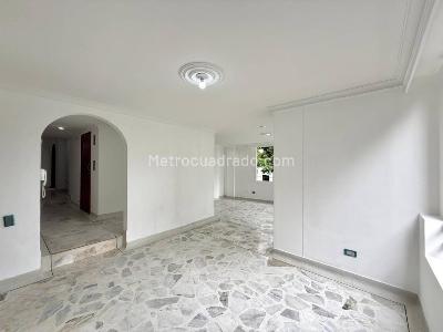 Apartamento en venta en Pinares, Pereira · foto 2 de 19