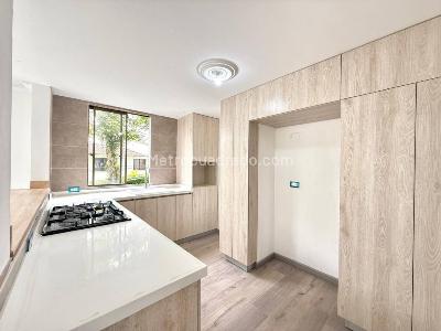 Apartamento en venta en Pinares, Pereira · foto 6 de 19