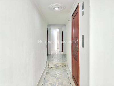 Apartamento en venta en Pinares, Pereira · foto 9 de 19