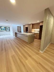 Apartamento de 3 alcobas en venta en El Poblado, Medellín, 246 m² · foto 2 de 10