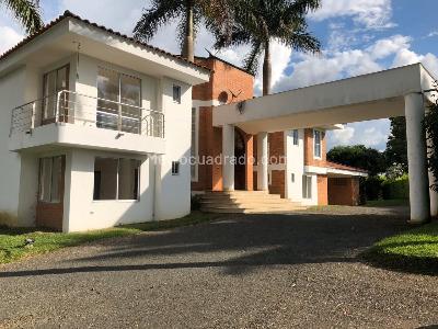 Casa de 5 alcobas en venta en Cerritos, Pereira, 1960 m² · foto 2 de 14
