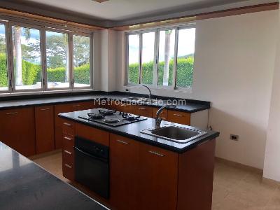 Casa de 5 alcobas en venta en Cerritos, Pereira, 1960 m² · foto 9 de 14