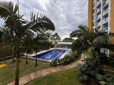 Apartamento en venta en Av, Pereira · foto 2 de 19
