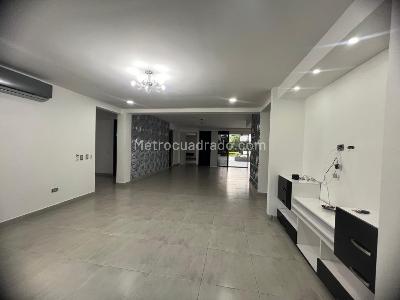 Casa de 5 alcobas en venta en Pueblito Cafetero, Pereira, 1900 m² · foto 9 de 20