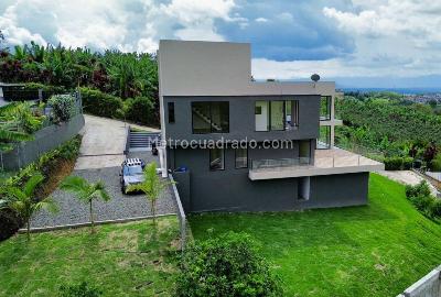 Casa de 5 alcobas en venta en Via Armenia, Pereira · foto 2 de 19