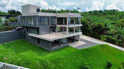Casa de 5 alcobas en venta en Via Armenia, Pereira · foto 3 de 19