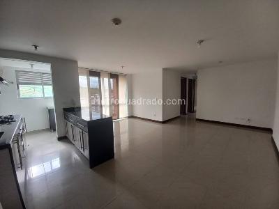 Apartamento de 3 alcobas en venta en Pinares, Pereira, 78 m² · foto 5 de 19