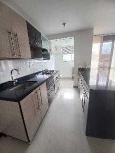 Apartamento de 3 alcobas en venta en Pinares, Pereira, 78 m² · foto 8 de 19