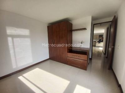 Apartamento de 3 alcobas en venta en Pinares, Pereira, 78 m² · foto 11 de 19