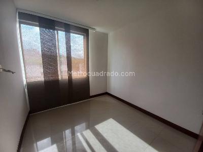 Apartamento de 3 alcobas en venta en Pinares, Pereira, 78 m² · foto 12 de 19