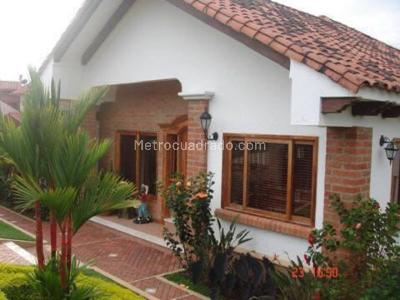 Casa de 5 alcobas en venta en Cerritos, Pereira, 1600 m² · foto 3 de 17