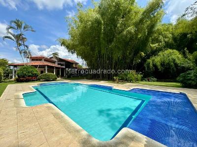 Casa de 5 alcobas en arriendo en Via Cerritos, Pereira, 1500 m² · foto 3 de 20