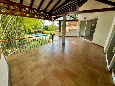 Casa de 5 alcobas en arriendo en Via Cerritos, Pereira, 1500 m² · foto 10 de 20