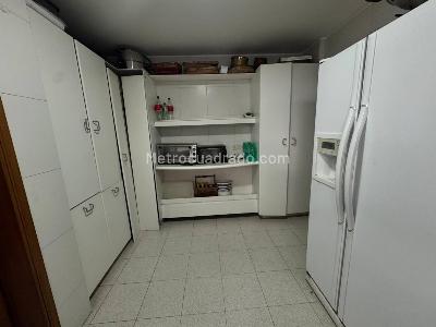 Apartamento de 5 alcobas en venta en Pinares, Pereira, 215 m² · foto 7 de 16