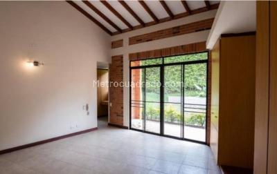 Casa de 3 alcobas en venta en El Tigre, Pereira, 958 m² · foto 10 de 14