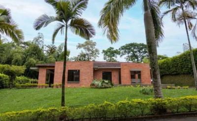 Casa de 3 alcobas en venta en El Tigre, Pereira, 958 m² · foto 2 de 14