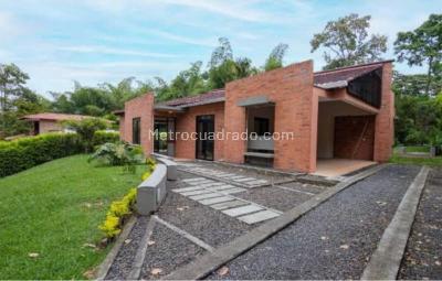 Casa de 3 alcobas en venta en El Tigre, Pereira, 958 m² · foto 3 de 14