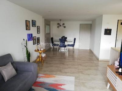 Apartamento en venta en Pinares, Pereira · foto 3 de 20